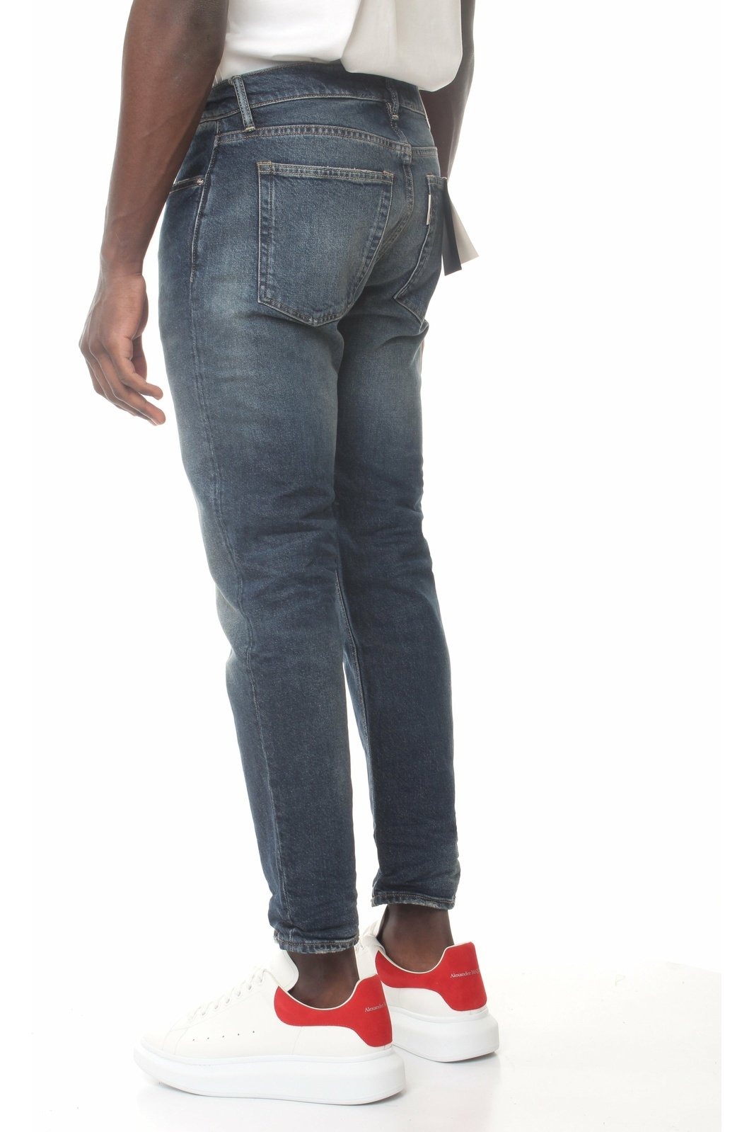 HAIKURE HEM03213DS063L0661 jeans modello straight con fettuccia con logo e tag