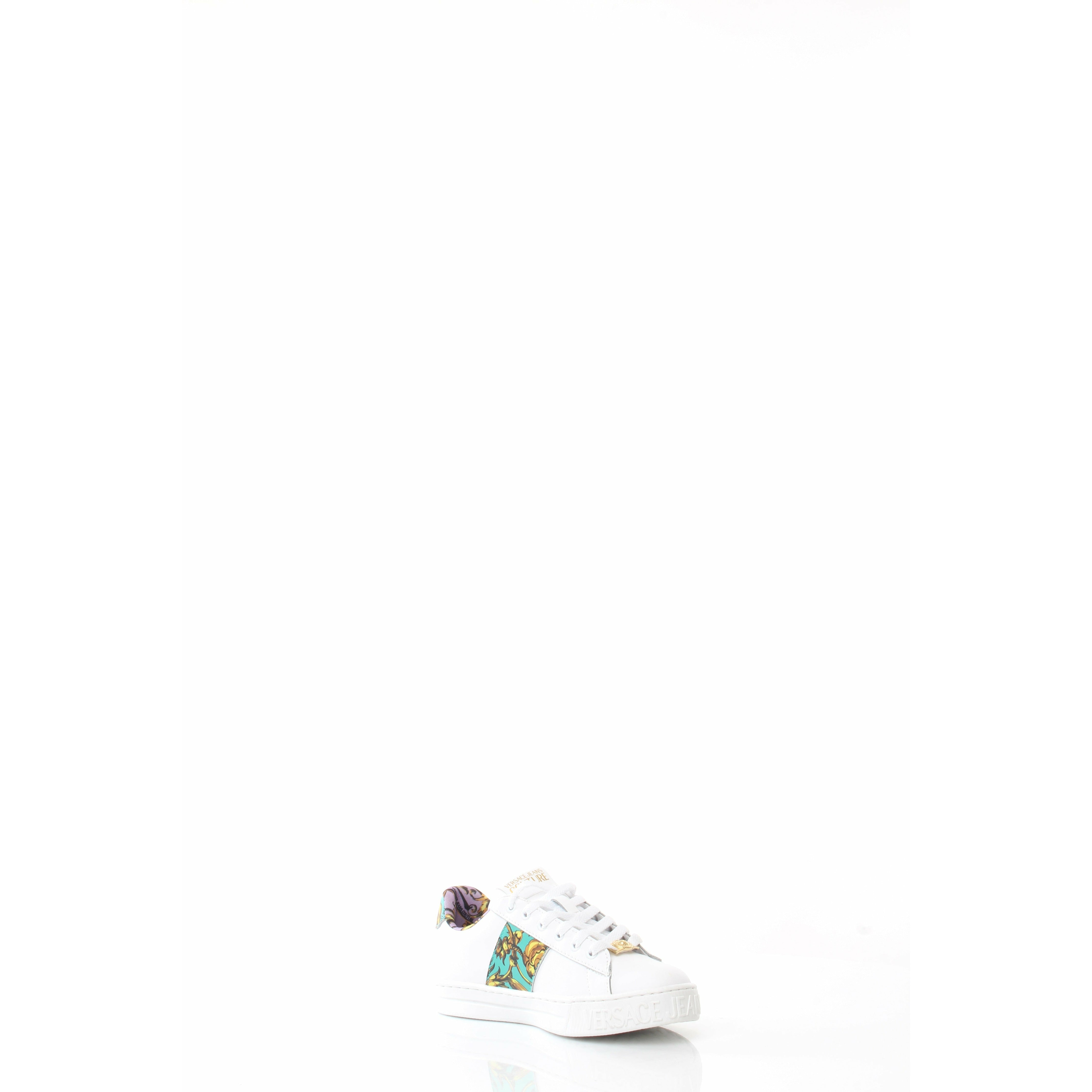 VERSACEJEANSCOUTURE 72VA3SKA-ZP016 sneakers in pelle con inserti con stampa barocca, logo laterale e ciondolo con logo