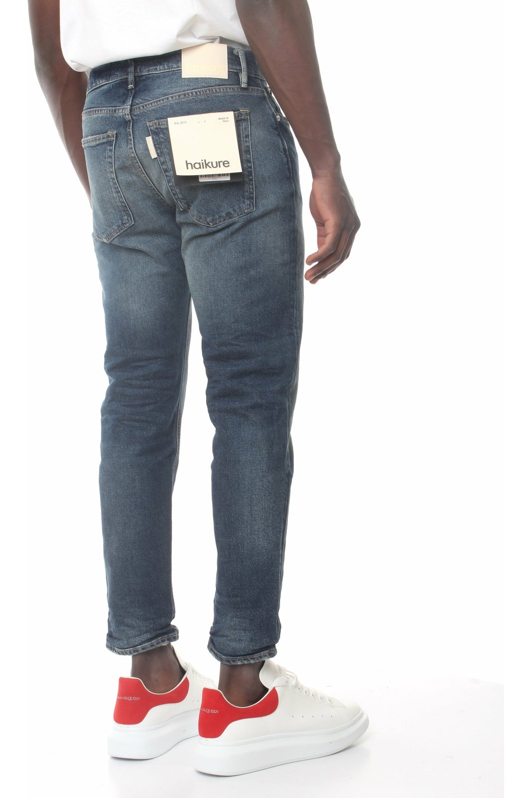 HAIKURE HEM03213DS063L0661 jeans modello straight con fettuccia con logo e tag